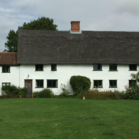 Bumble Cottage B&BStradbroke エクステリア 写真